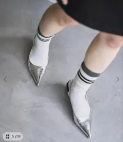 ルタロン　シルバーポインテッドトゥパンプス
