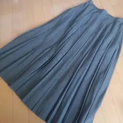 SPECCHIOスペッチオ.グレー プリーツスカート ロング丈のサムネイル