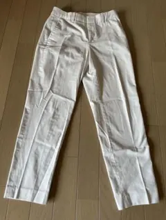 ユニクロ　スマートアンクルパンツ　白