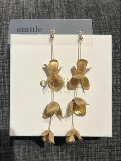 Item thumbnail for item e3205118-2aaa-451b-a1ca-0b1caadd82f5