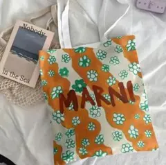MARNI トートバッグ (限定フラワー柄) オレンジ　マルニマーケット　新品のサムネイル