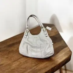 【COACH】ホワイトレザー ショルダーバッグ