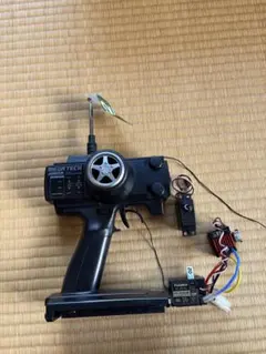 Futaba ATTACK 4WD AM27 ラジコン送信機 - メルカリ