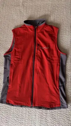 モンベル　ライトシェルベストMレディース レッド色