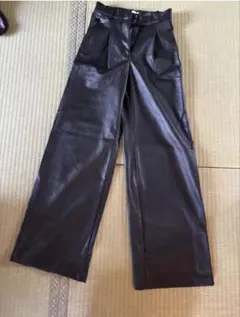 H&M フェイクレザーパンツ ブラック EUR32