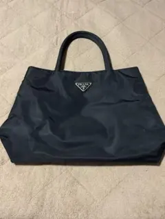 PRADA ♡リバーシブル トートバッグ ポーチ付き 最終値下げ》PRADA ♡リバーシブル トートバッグ ポーチ付き - メルカリ