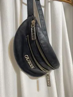 GUESS ショルダーバッグ ブラック