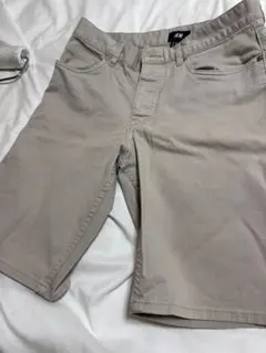 H&M ベージュ ショートパンツ