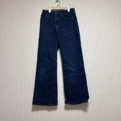 ユニクロ　ダークブルーフレアデニムパンツ