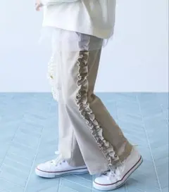 【新品】デビロック　サイドフリルパンツ　130 グレージュ