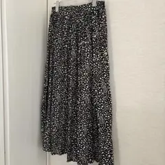 水玉模様 ロングスカート 黒と白のサムネイル