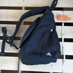 adidas 黒 スリングバッグ