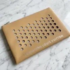 LVp1 新品未使用本物 ルイヴィトン LOUIS VUITTON 限定ポーチのサムネイル