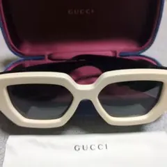 GUCCI GG0498S サングラス ブラック×ホワイト 54□19-135 - メルカリ