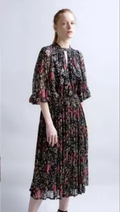 美品】FRAY I.D ボウタイプリーツプリントワンピース NVY - メルカリ