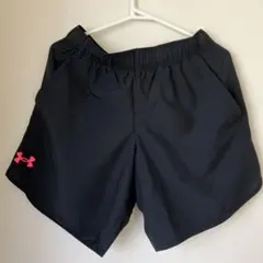 Under Armour ブラック ハーフパンツ