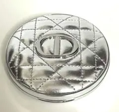 Dior ディオールスキン フォーエヴァー グロウ　ルミナイザー　06オパール