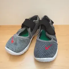 NIKE サンダル エアリフト メッシュ グレースニーカー 16cm キッズ