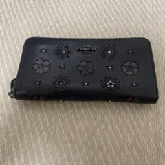 COACH 長財布 ブラック フラワーカットアウト