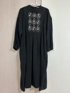 サマンサモスモス マカベアリス 刺繍ワンピース