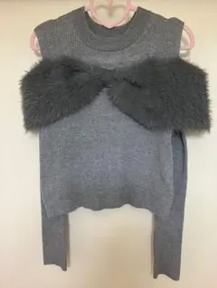 そろそろ削除します‼️とてもセクシーで可愛い　オフショル　ファー付　トップス　L