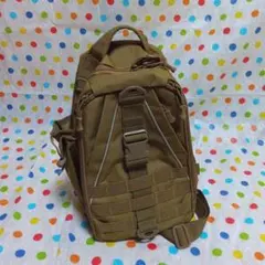 オリーブグリーン メッセンジャーバッグ