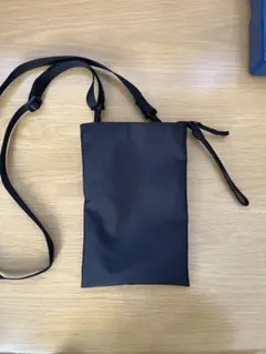 無印良品　ポーチとしても使える　撥水ミニサコッシュ【ブラック】