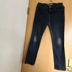 ユニクロ スキニーフィット デニム 黒 26 66cm ストレッチ 履き心地◎