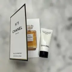 CHANEL N°5 Eau de Parfum + サンプル