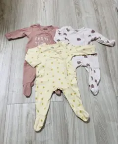 足付きロンパース3枚セット　0-3ヶ月 50-60cm