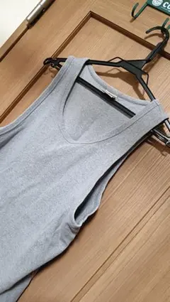【美品・送料込み】アヴィレックス　綿100%タンクトップ Mサイズ　グレー