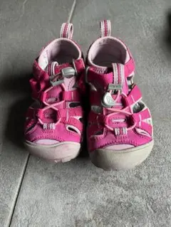 keenピンク ベビーサンダル 調整可能　16センチ