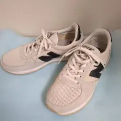 New Balance 白 スニーカー　23センチ