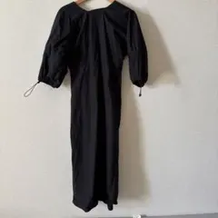 ZARA黒ワンピース