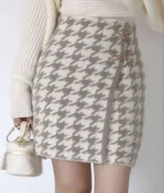 美品 ROYAL PARTY ハウンドトゥースパターンシャギーミニスカート