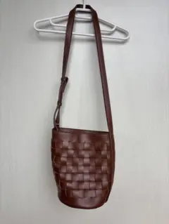 ブラウン 編み込みショルダーバッグ