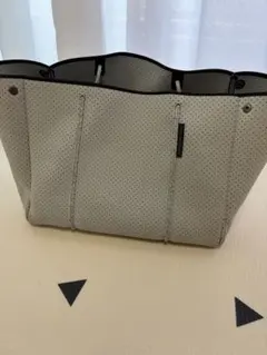 ほぼ未使用 美品 エスケープ トート アイボリー - メルカリ