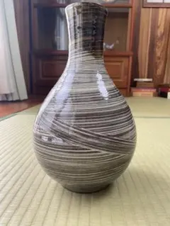 ★クラちゃん★ TSUNE KOUKOU 【田中恒子作】灰釉白刷毛花器 TSUNE KOUKOU 【田中恒子作】灰釉白刷毛花器 - メルカリ