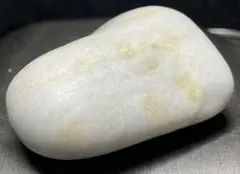 トロっとした質感の結晶煌めく海石］ 上質糸魚川翡翠海石23g ヒスイ