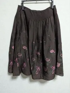 『レストローズ』薔薇柄刺繍 ダークブラウン フレアスカート　ウエストゴム仕様