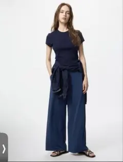 新品タグ付き　UNIQLO ユニクロ　クレープジャージーストレートパンツ