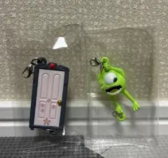 モンスターズ・インク ゆらゆらつながるマスコット ☆マイク、ブーのドア