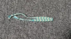 手作り水色と緑のミサンガ