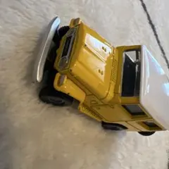 トミカ ランドクルーザー イエロー