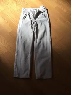 ZARA ライトカーキカジュアルパンツ