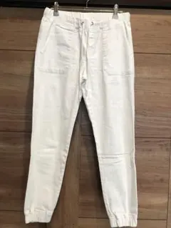 ユニクロ　ホワイトデニムパンツ ドローストリング