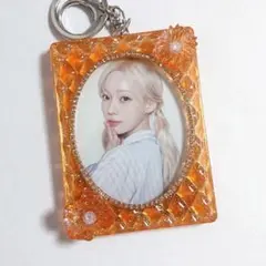 オレンジ 花 トレカ ケース デコ トレカキーホルダー レジン キルティング