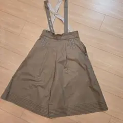 美品ポンポネットジュニア160　肩紐付きオリーブグリーンパンツ　秋の色合