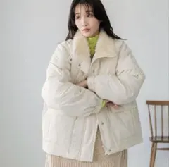 LOWRYS FARM ボア襟付きダウンジャケット アイボリー