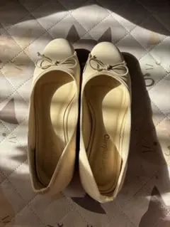 アイボリー リボン付きバレエシューズ 22.5cm